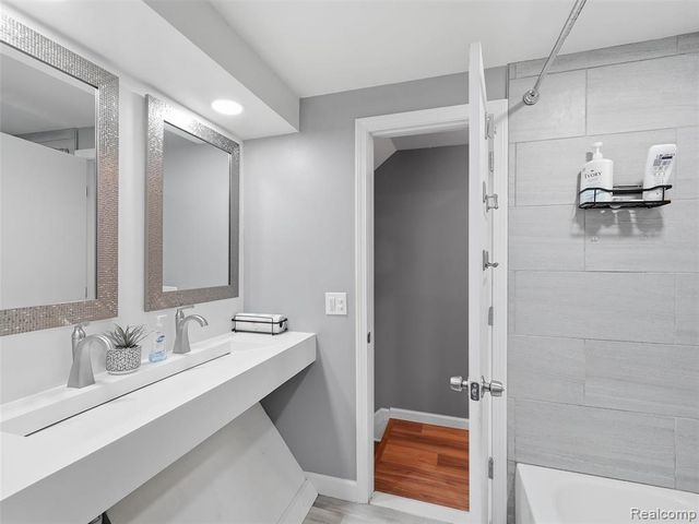 27545 Abington Street, Southfield, MI 48076