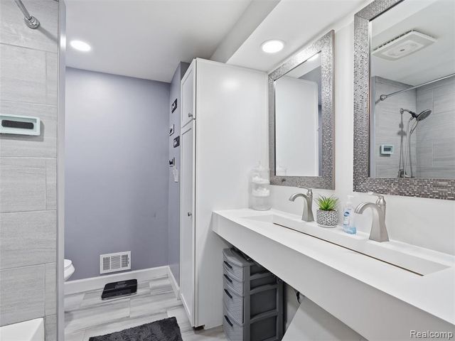 27545 Abington Street, Southfield, MI 48076