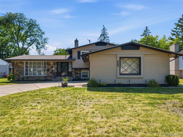 27545 Abington Street, Southfield, MI 48076