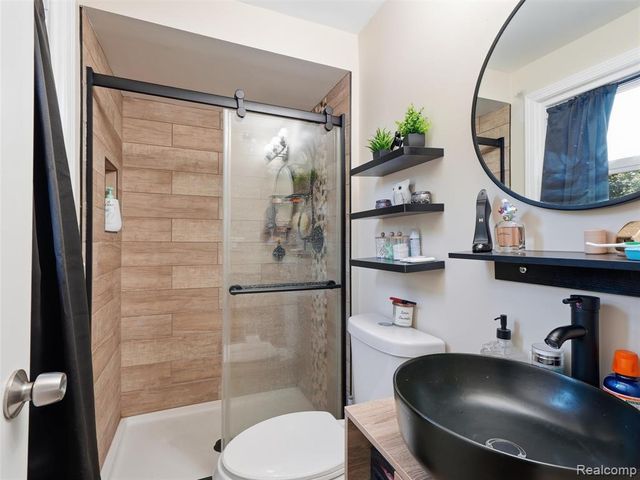 27545 Abington Street, Southfield, MI 48076
