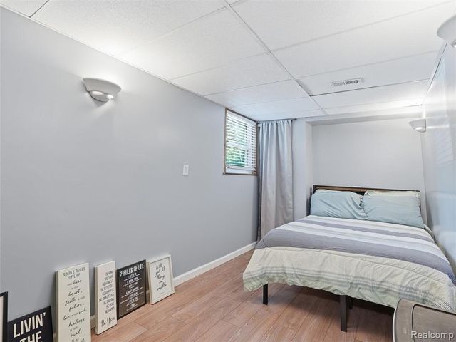 27545 Abington Street, Southfield, MI 48076