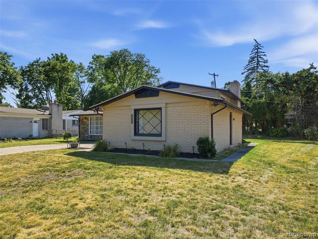 27545 Abington Street, Southfield, MI 48076