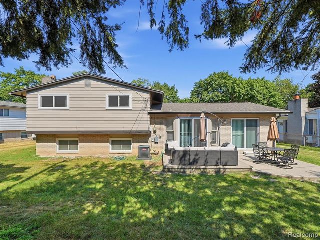 27545 Abington Street, Southfield, MI 48076