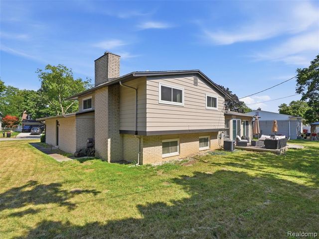 27545 Abington Street, Southfield, MI 48076