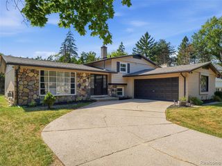 27545 Abington Street, Southfield, MI 48076