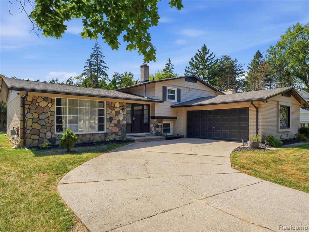 27545 Abington Street, Southfield, MI 48076