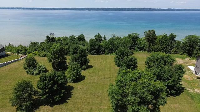 000 Bayridge Drive, Williamsburg, MI 49690