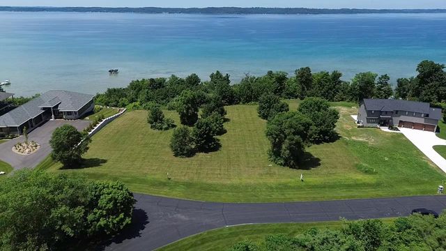 000 Bayridge Drive, Williamsburg, MI 49690