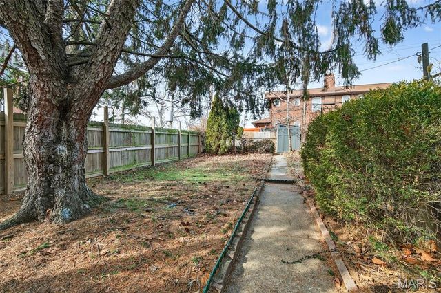 4535 S Grand Boulevard, St Louis, MO 63111