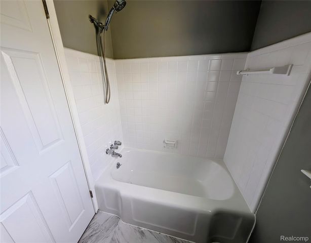 4302 Mandalay Avenue, Royal Oak, MI 48073