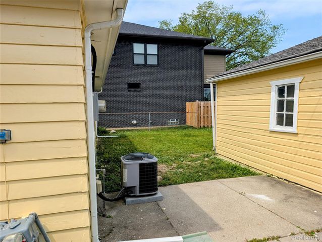 4302 Mandalay Avenue, Royal Oak, MI 48073