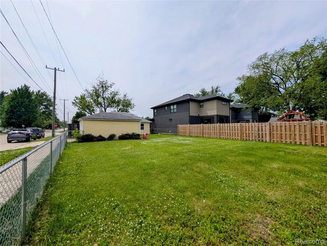 4302 Mandalay Avenue, Royal Oak, MI 48073