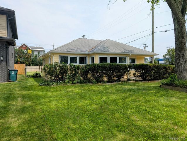 4302 Mandalay Avenue, Royal Oak, MI 48073