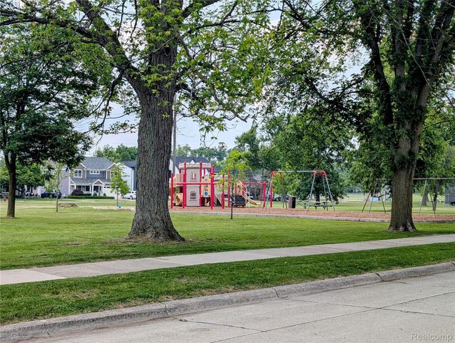 4302 Mandalay Avenue, Royal Oak, MI 48073