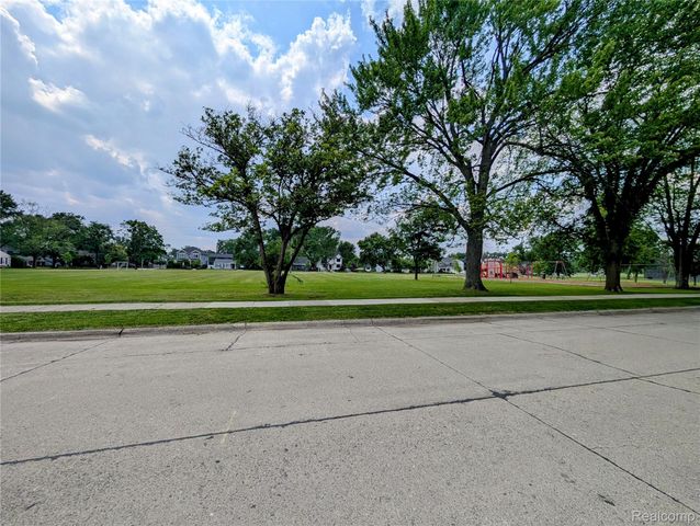 4302 Mandalay Avenue, Royal Oak, MI 48073