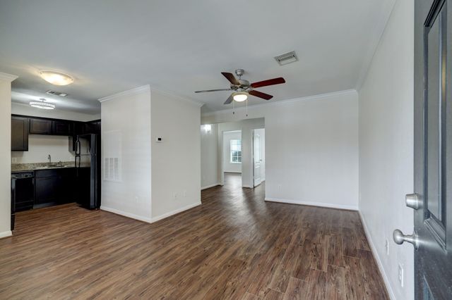 427 W 16th Street 11, Houston, TX 77008