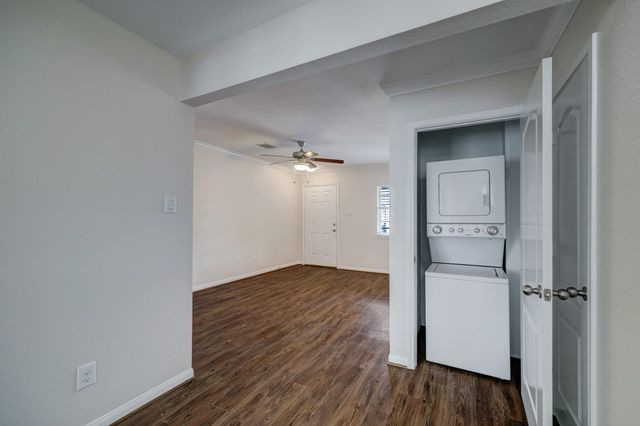 427 W 16th Street 11, Houston, TX 77008