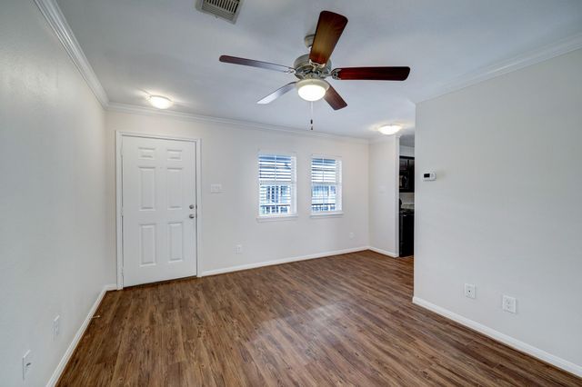 427 W 16th Street 11, Houston, TX 77008