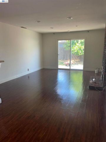9901 Burline Street, Sacramento, CA 95827