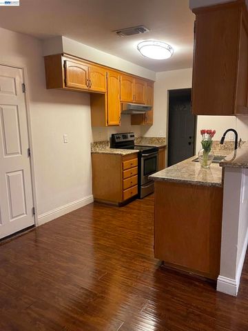 9901 Burline Street, Sacramento, CA 95827