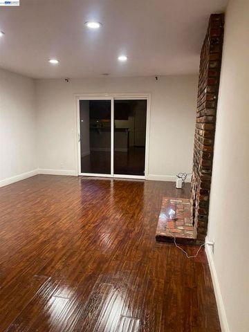 9901 Burline Street, Sacramento, CA 95827