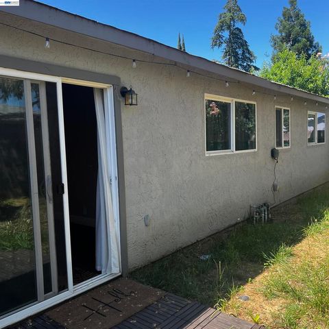 9901 Burline Street, Sacramento, CA 95827