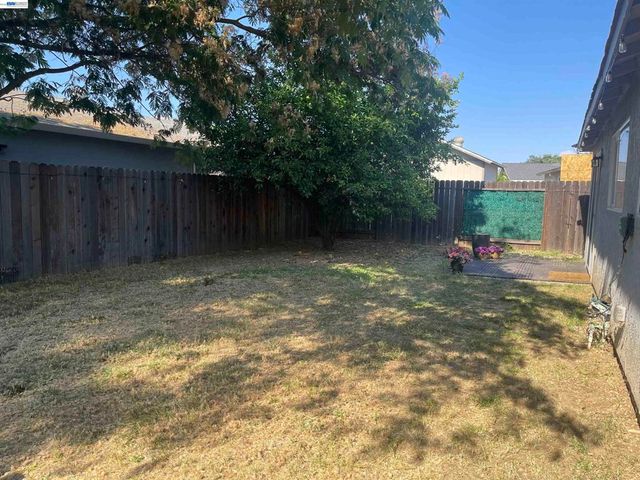 9901 Burline Street, Sacramento, CA 95827