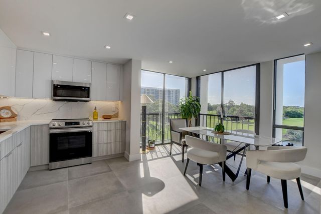 7754 Lakeside Boulevard 441, Boca Raton, FL 33434