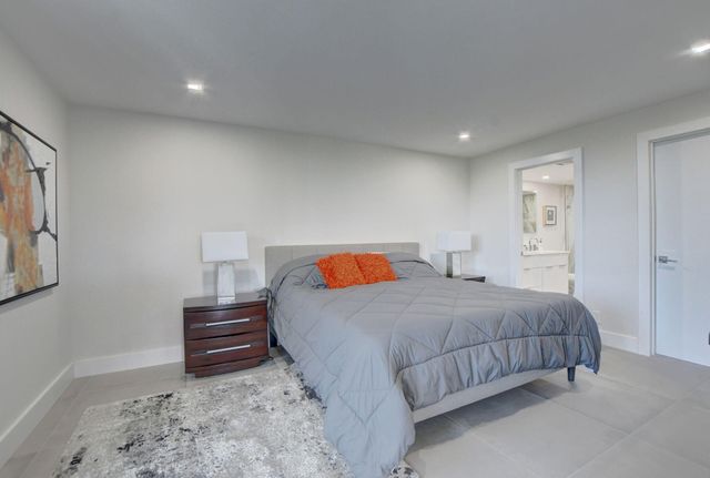 7754 Lakeside Boulevard 441, Boca Raton, FL 33434