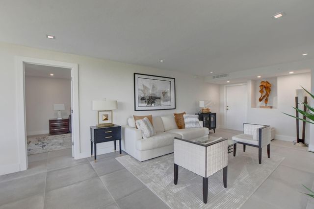 7754 Lakeside Boulevard 441, Boca Raton, FL 33434