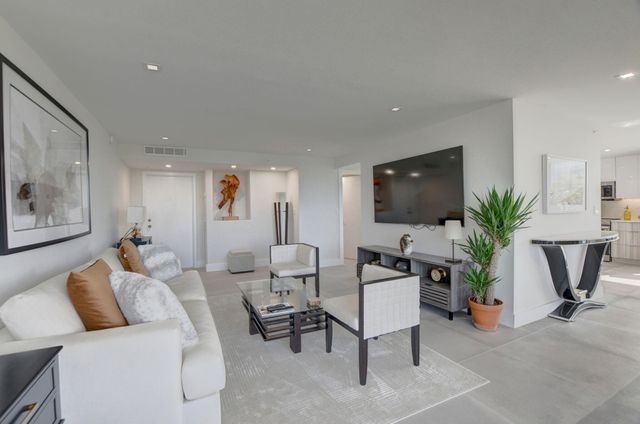 7754 Lakeside Boulevard 441, Boca Raton, FL 33434