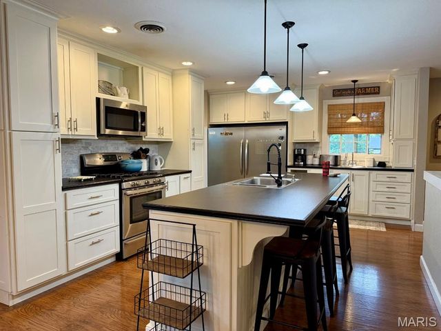 11429 Northview Drive, Dexter, MO 63841