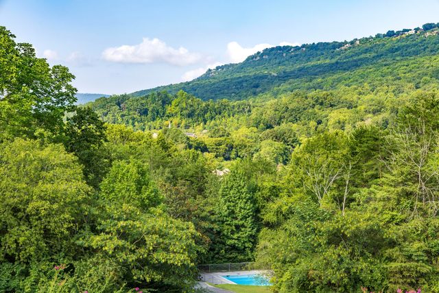 800 Reads Lake Road 305, Chattanooga, TN 37415