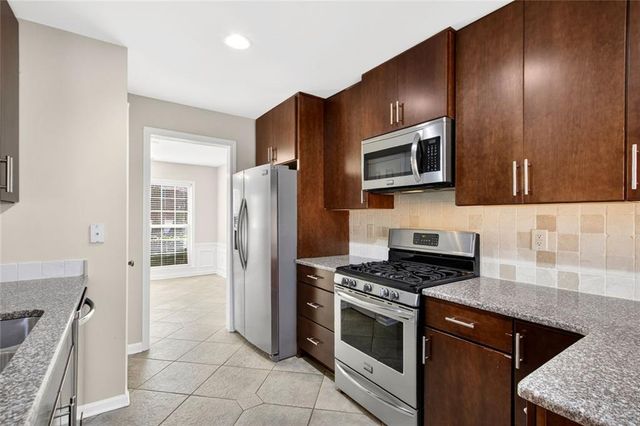 5068 Bright Hampton SE Drive, Atlanta, GA 30339