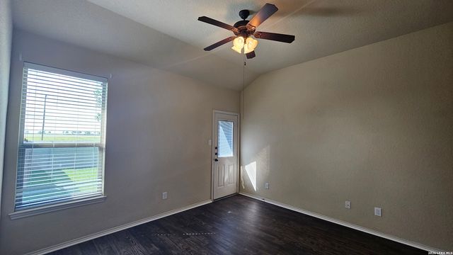 538 CREEKSIDE CIR, New Braunfels, TX 78130