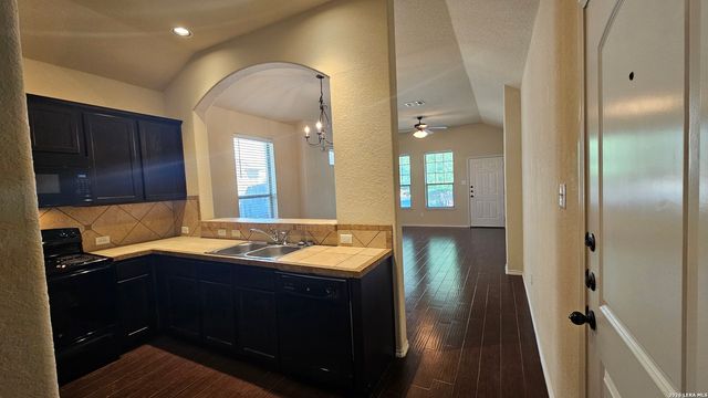 538 CREEKSIDE CIR, New Braunfels, TX 78130