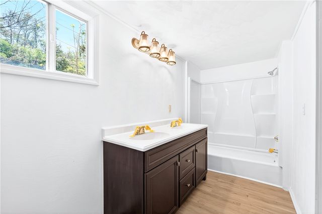 116 Dutchtown Rd, Sewickley Twp, PA 15637