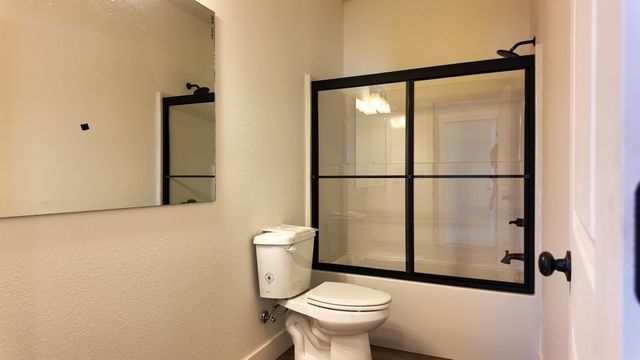 720 E Vivian Street, Bolivar, MO 65613