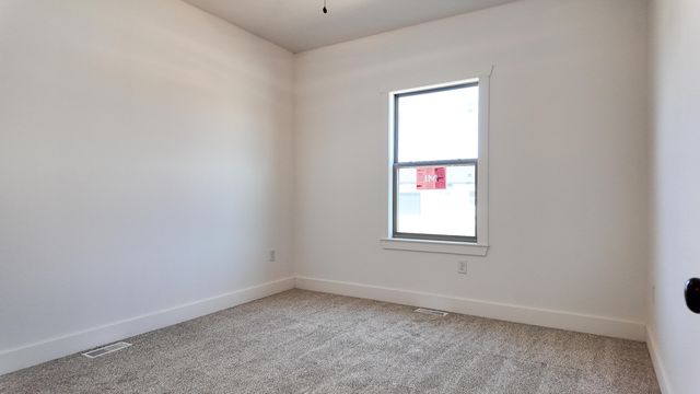 720 E Vivian Street, Bolivar, MO 65613