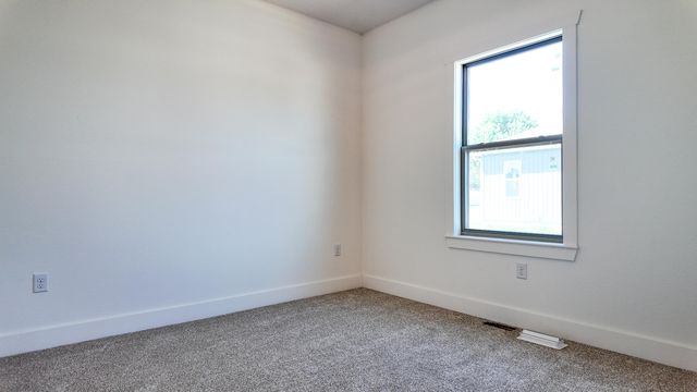 720 E Vivian Street, Bolivar, MO 65613