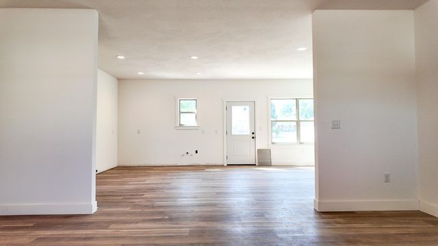 720 E Vivian Street, Bolivar, MO 65613