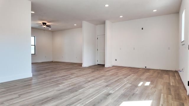 720 E Vivian Street, Bolivar, MO 65613