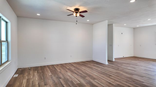 720 E Vivian Street, Bolivar, MO 65613