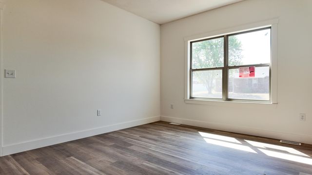 720 E Vivian Street, Bolivar, MO 65613