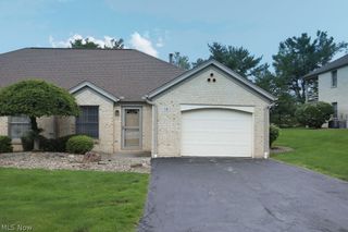 810 Southwestern Run 15, Poland, OH 44514