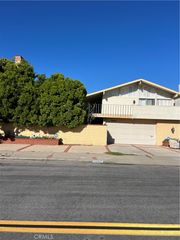 16662 Somerset, Huntington Beach, CA 92649