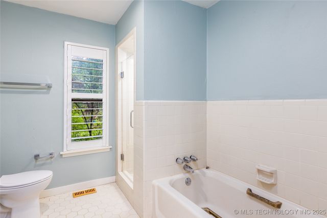 927 Crooked Oak Drive, Durant, OK 74701
