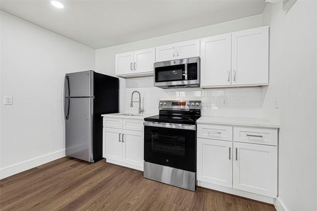 1107 Brooks Street, Houston, TX 77009