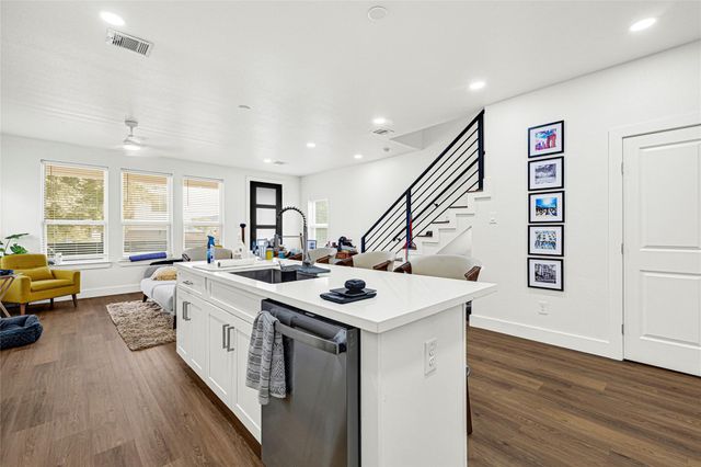 1107 Brooks Street, Houston, TX 77009