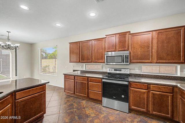 13156 W CHAPAROSA Way, Peoria, AZ 85383